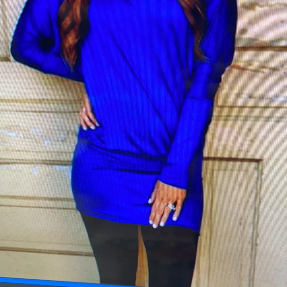 IN SEARCH OF THIS STYLE TOP